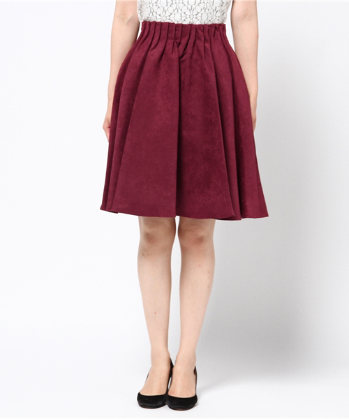 TRUDEA（トルディア）の「スエードフレアスカート（スカート・レディース・ベージュ/キャメル/カーキ/ワイン・MEDIUM/LARGE）」の5枚目の写真