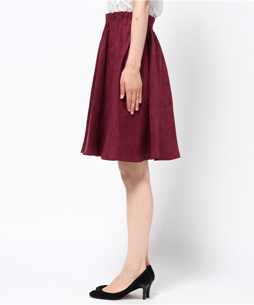 TRUDEA（トルディア）の「スエードフレアスカート（スカート・レディース・ベージュ/キャメル/カーキ/ワイン・MEDIUM/LARGE）」の6枚目の写真