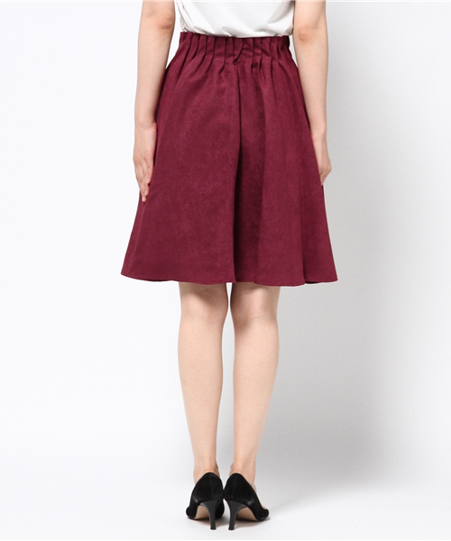 TRUDEA（トルディア）の「スエードフレアスカート（スカート・レディース・ベージュ/キャメル/カーキ/ワイン・MEDIUM/LARGE）」の7枚目の写真