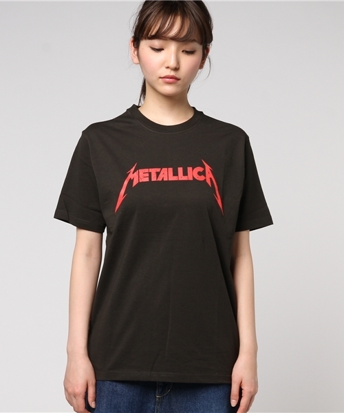 METALLICA（メタリカ）の「【男女兼用ユニッセクス商品】メタリカ 赤ロゴT                     （Tシャツ/カットソー・レディース・ブラック/オフホワイト・LARGE/MEDIUM）」の3枚目の写真