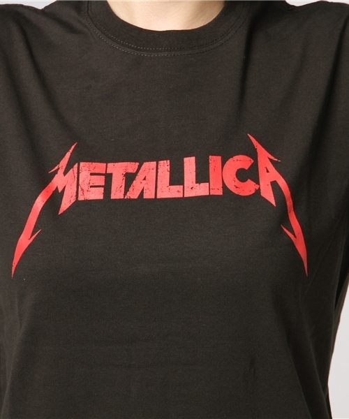 METALLICA（メタリカ）の「【男女兼用ユニッセクス商品】メタリカ 赤ロゴT                     （Tシャツ/カットソー・レディース・ブラック/オフホワイト・LARGE/MEDIUM）」の8枚目の写真