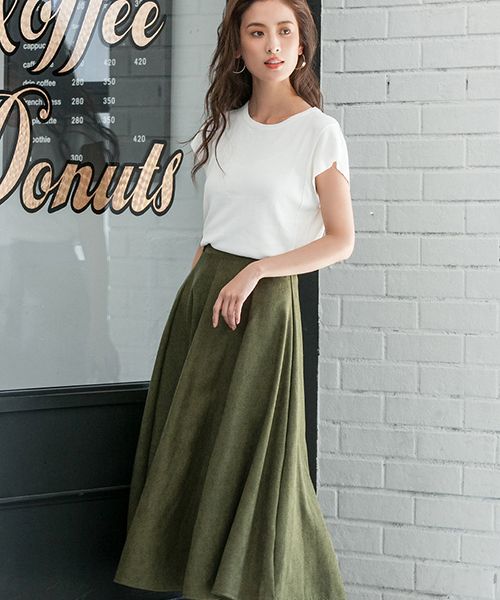 fifth(フィフス)の「スエードフレアロングスカート/タフタスカート(スカート・レディース・イエロー/ブラック/グレー/キャメル/カーキ/ネイビー/ベージュ/ボルドー・MEDIUM)」の14枚目の写真