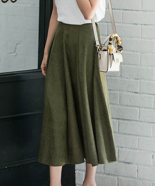 fifth(フィフス)の「スエードフレアロングスカート/タフタスカート(スカート・レディース・イエロー/ブラック/グレー/キャメル/カーキ/ネイビー/ベージュ/ボルドー・MEDIUM)」の18枚目の写真