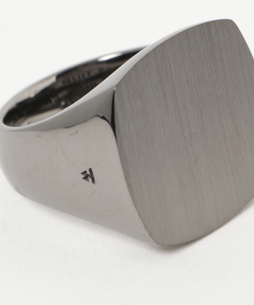 TOM WOOD（トムウッド）の「TOMWOOD (トムウッド) CLEAN CUSHION BLACK RING（リング・メンズ・ブラック・64/60/62/58）」の4枚目の写真