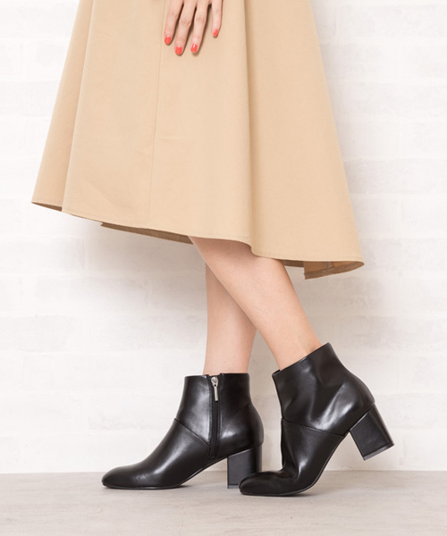 Natural Beauty Basic ナチュラルビューティベーシック の Ray 10月号掲載 スレンダーショートブーツ ブーツ Wear