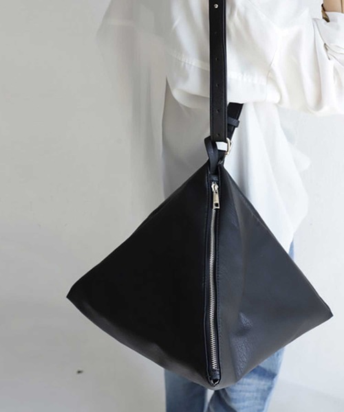 三角ショルダーバッグ ショルダーバッグ Antiqua アンティカ のファッション通販 Zozotown