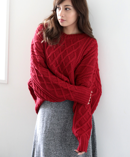 Denime(ドゥニーム)の「ケーブルプルオーバービッグシルエットニット(ニット/セーター・レディース・レッド/オフホワイト/ブラック/ベージュ/杢グレー/マスタード・FREE)」の6枚目の写真