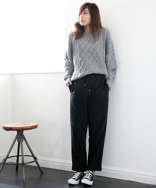 Denime(ドゥニーム)の「ケーブルプルオーバービッグシルエットニット(ニット/セーター・レディース・レッド/オフホワイト/ブラック/ベージュ/杢グレー/マスタード・FREE)」の22枚目の写真