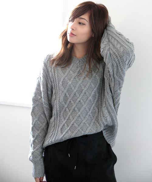Denime(ドゥニーム)の「ケーブルプルオーバービッグシルエットニット(ニット/セーター・レディース・レッド/オフホワイト/ブラック/ベージュ/杢グレー/マスタード・FREE)」の21枚目の写真