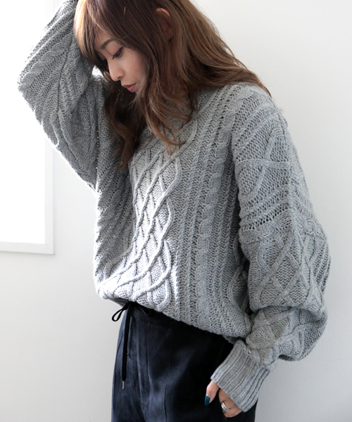 Denime(ドゥニーム)の「ケーブルプルオーバービッグシルエットニット(ニット/セーター・レディース・レッド/オフホワイト/ブラック/ベージュ/杢グレー/マスタード・FREE)」の20枚目の写真