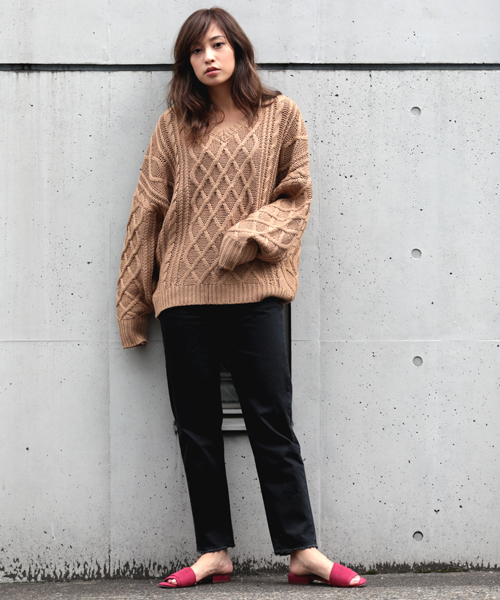 Denime(ドゥニーム)の「ケーブルプルオーバービッグシルエットニット(ニット/セーター・レディース・レッド/オフホワイト/ブラック/ベージュ/杢グレー/マスタード・FREE)」の19枚目の写真