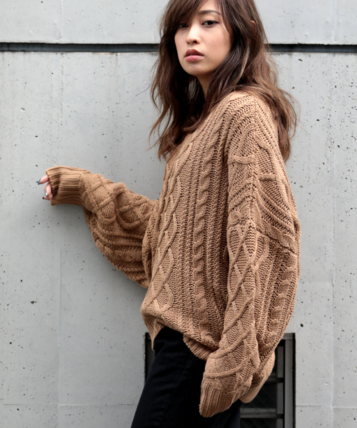 Denime(ドゥニーム)の「ケーブルプルオーバービッグシルエットニット(ニット/セーター・レディース・レッド/オフホワイト/ブラック/ベージュ/杢グレー/マスタード・FREE)」の18枚目の写真