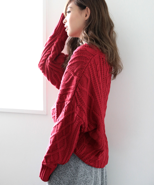 Denime(ドゥニーム)の「ケーブルプルオーバービッグシルエットニット(ニット/セーター・レディース・レッド/オフホワイト/ブラック/ベージュ/杢グレー/マスタード・FREE)」の15枚目の写真