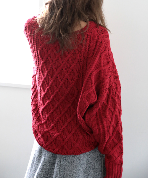Denime(ドゥニーム)の「ケーブルプルオーバービッグシルエットニット(ニット/セーター・レディース・レッド/オフホワイト/ブラック/ベージュ/杢グレー/マスタード・FREE)」の14枚目の写真