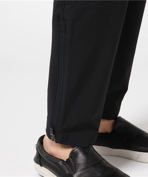 UNDER ARMOUR（アンダーアーマー）の「ウインドパンツ UA STRETCH WOVEN TAPERED PANT                                                                                                                          1305625（その他パンツ・メンズ・ネイビー/ブラック×ブラック/ブラック・M/LL/L/S/3L）」の4枚目の写真