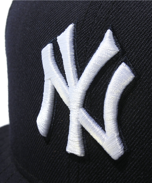 BEAMS（ビームス）の「NEW ERA / ニューヨーク・ヤンキース US FLAG（キャップ・メンズ・ネイビー・7 3/8/7 1/2）」の4枚目の写真