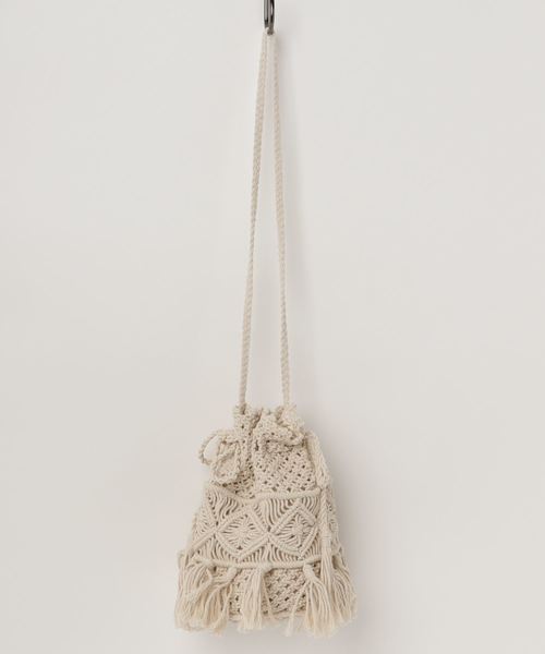WEGO（ウィゴー）の「WEGO/マクラメ巾着ショルダーバッグ（ショルダーバッグ・レディース・アイボリー/ブラック・FREE）」の2枚目の写真