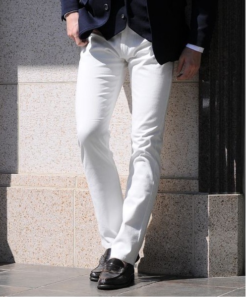 EVOLUTION（エボリューション）の「ストレッチスキニーパンツ　テーパード（チノパンツ・メンズ・ホワイト/ブラック/ベージュ/ネイビー/ターコイズブルー/ロイヤルブルー/ピンク・LARGE/MEDIUM/SMALL/X-LARGE/XX-LARGE）」の2枚目の写真