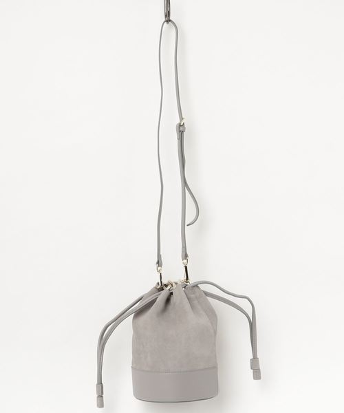 tov（トーヴ）の「【tov】スエード巾着バッグ（ショルダーバッグ・レディース・グレー/キャメル/サックスブルー・フリー）」の2枚目の写真
