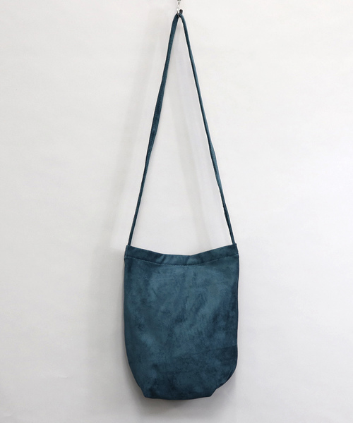 Confirm（コンファーム）の「スエードショルダーバッグ【Confirm】（ショルダーバッグ・メンズ・ブラック/ベージュ/グレー/イエロー/グリーン・FREE）」の5枚目の写真