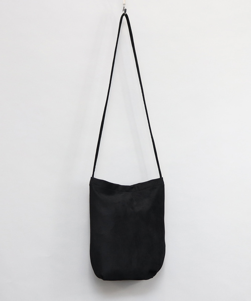 Confirm（コンファーム）の「スエードショルダーバッグ【Confirm】（ショルダーバッグ・メンズ・ブラック/ベージュ/グレー/イエロー/グリーン・FREE）」の2枚目の写真