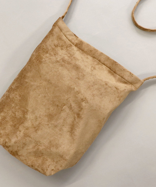 Confirm（コンファーム）の「スエードショルダーバッグ【Confirm】（ショルダーバッグ・メンズ・ブラック/ベージュ/グレー/イエロー/グリーン・FREE）」の10枚目の写真