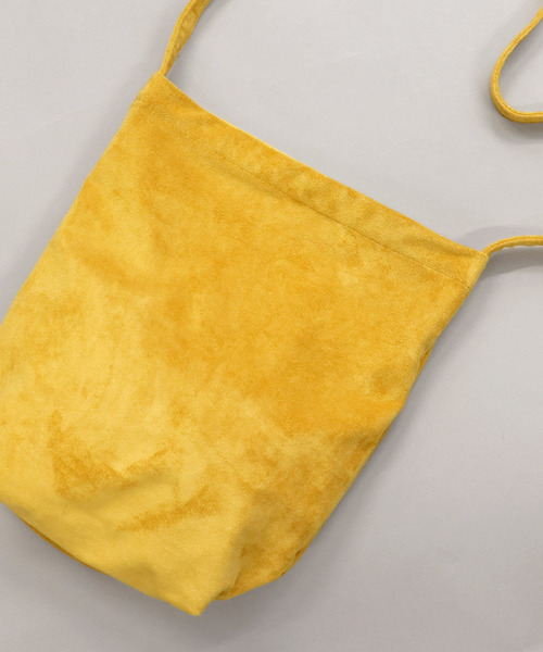 Confirm（コンファーム）の「スエードショルダーバッグ【Confirm】（ショルダーバッグ・メンズ・ブラック/ベージュ/グレー/イエロー/グリーン・FREE）」の8枚目の写真