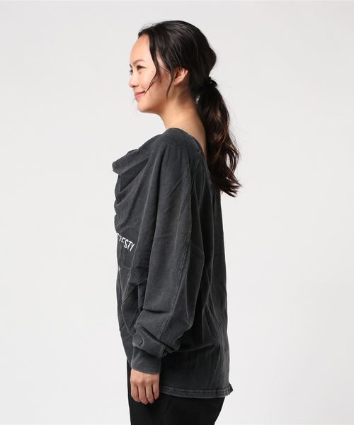 ROGER AND RAW（ロジャーアンドロウ）の「Roger&Raw / プリント入りドレープチュニック（スウェット・レディース・ブラック/ネイビー/グレー/ホワイト・M）」の5枚目の写真
