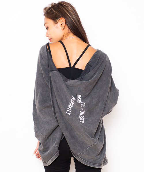 ROGER AND RAW（ロジャーアンドロウ）の「Roger&Raw / プリント入りドレープチュニック（スウェット・レディース・ブラック/ネイビー/グレー/ホワイト・M）」の3枚目の写真