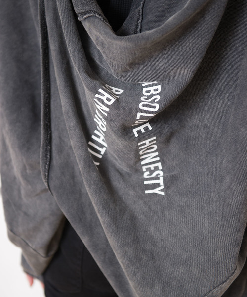 ROGER AND RAW（ロジャーアンドロウ）の「Roger&Raw / プリント入りドレープチュニック（スウェット・レディース・ブラック/ネイビー/グレー/ホワイト・M）」の11枚目の写真