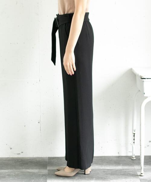 URBAN RESEARCH ROSSO（アーバンリサーチロッソ）の「ベルト付きセミワイドパンツ∴（その他パンツ・レディース・ブラウン/ブラック・36/38）」の19枚目の写真