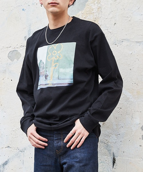 MONO-MART（モノマート）の「別注プリントART ビッグシルエット アートプリント L/Sカットソー（Tシャツ/カットソー・メンズ・ホワイト系その他/ブラック系その他/ベージュ系その他/グリーン系その他/ホワイト系その他2/ホワイト系その他3/ブラック系その他2/ブラック系その他3/ベージュ系その他2/ベージュ系その他3/グリーン系その他2/グリーン系その他3/ホワイト系その他4/その他/ブラウン系その他2/ブラウン系その他3/ブラウン系その他4/ブラウン系その他5/ブラウン系その他6/ブラウン系その他7/ベージュ系その他4/ベージュ系その他5/ベージュ系その他6/ベージュ系その他7/グリーン系その他4/グリーン系その他5/グリーン系その他6/グリーン系その他7/グレイッシュベージュ/その他12/その他13/ホワイト系その他5/ホワイト系その他6/ホワイト系その他7/ブラック系その他4/ブラック系その他5/ブラック系その他6/ブラック系その他7/その他6/その他7/その他8/その他9/その他10/その他11/その他5/ブラウン系その他/その他1/その他2/その他3/その他4/サンドベージュ/ブラック/ホワイト/ダークグリーン/ダークブラウン/その他14・FREE/M/XL）」の15枚目の写真