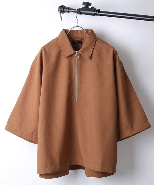 ZIP FIVE(ジップファイブ)の「【ZIP FIVE】ポリシャンブレー半袖ハーフジップ(シャツ/ブラウス・メンズ・ネイビー/ダークブラウン/ブラック系/ライトグレー/ワイン系/ブルー/カーキ/ブラック/ネイビー系/ベージュ/ベージュ系1/ベージュ系/チャコール/ダークグリーン/キャメル/ブラック系1/グレー系・LARGE/X-LARGE/MEDIUM)」の1枚目の写真