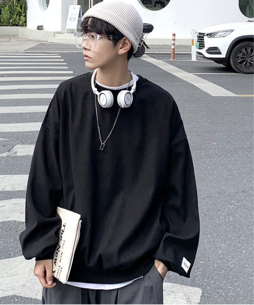 neos(ネオス)の「【neos -addictive design-】ビッグシルエット ピーチスキン バルーンスリーブ クルーネック スウェット(スウェット・メンズ・ホワイト/ブラック/イエロー/ブルー/ピンクベージュ・MEDIUM/LARGE/X-LARGE)」の3枚目の写真