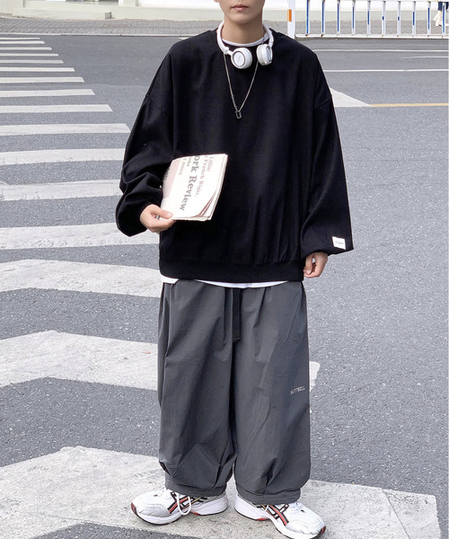 neos(ネオス)の「【neos -addictive design-】ビッグシルエット ピーチスキン バルーンスリーブ クルーネック スウェット(スウェット・メンズ・ホワイト/ブラック/イエロー/ブルー/ピンクベージュ・MEDIUM/LARGE/X-LARGE)」の15枚目の写真