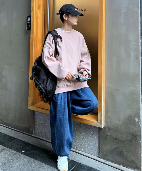 neos(ネオス)の「【neos -addictive design-】ビッグシルエット ピーチスキン バルーンスリーブ クルーネック スウェット(スウェット・メンズ・ホワイト/ブラック/イエロー/ブルー/ピンクベージュ・MEDIUM/LARGE/X-LARGE)」の21枚目の写真