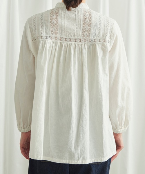 Lene(レネ)の「アンティークレース 切り替えブラウス(シャツ/ブラウス・レディース・ホワイト/ネイビー・FREE)」の15枚目の写真