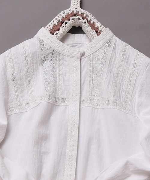 Lene(レネ)の「アンティークレース 切り替えブラウス(シャツ/ブラウス・レディース・ホワイト/ネイビー・FREE)」の6枚目の写真