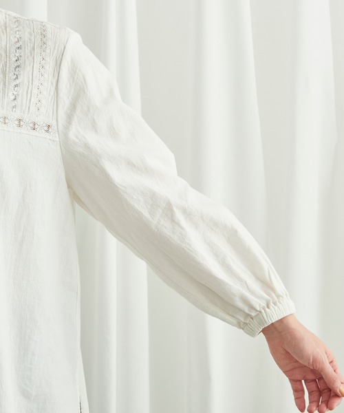 Lene(レネ)の「アンティークレース 切り替えブラウス(シャツ/ブラウス・レディース・ホワイト/ネイビー・FREE)」の18枚目の写真