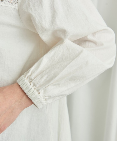 Lene(レネ)の「アンティークレース 切り替えブラウス(シャツ/ブラウス・レディース・ホワイト/ネイビー・FREE)」の19枚目の写真