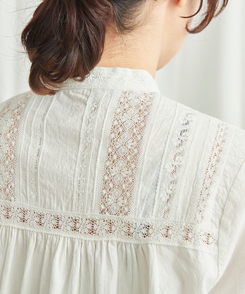 Lene(レネ)の「アンティークレース 切り替えブラウス(シャツ/ブラウス・レディース・ホワイト/ネイビー・FREE)」の22枚目の写真