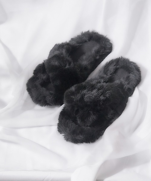 TABI PAL（タビパル）の「【TABI PAL】あったか　クロスデザイン ファー スリッパ（ルームシューズ/スリッパ・レディース・イエロー/ブルー/ベージュ/オレンジ/ピンク/ブラック/ピンク系その他・23.5cm/24.5cm/24cm/25cm/22.5cm/23cm）」の9枚目の写真