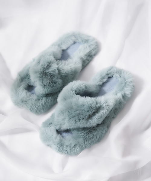 TABI PAL（タビパル）の「【TABI PAL】あったか　クロスデザイン ファー スリッパ（ルームシューズ/スリッパ・レディース・イエロー/ブルー/ベージュ/オレンジ/ピンク/ブラック/ピンク系その他・23.5cm/24.5cm/24cm/25cm/22.5cm/23cm）」の17枚目の写真