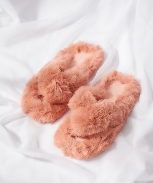 TABI PAL（タビパル）の「【TABI PAL】あったか　クロスデザイン ファー スリッパ（ルームシューズ/スリッパ・レディース・イエロー/ブルー/ベージュ/オレンジ/ピンク/ブラック/ピンク系その他・23.5cm/24.5cm/24cm/25cm/22.5cm/23cm）」の22枚目の写真