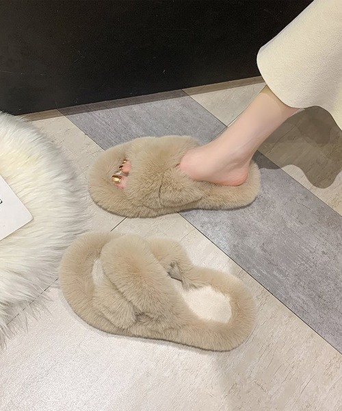 TABI PAL（タビパル）の「【TABI PAL】あったか　クロスデザイン ファー スリッパ（ルームシューズ/スリッパ・レディース・イエロー/ブルー/ベージュ/オレンジ/ピンク/ブラック/ピンク系その他・23.5cm/24.5cm/24cm/25cm/22.5cm/23cm）」の10枚目の写真