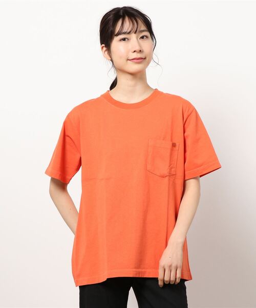 UNIVERSAL OVERALL(ユニバーサルオーバーオール)の「GARMENT DYE POCKET TEE(Tシャツ/カットソー・メンズ・ホワイト/オレンジ・M/L)」の2枚目の写真