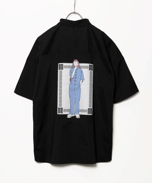 TIMELY WARNING（タイムリーワーニング）の「Timely Warning / バックプリント 半袖ビッグシャツ（シャツ/ブラウス・メンズ・ホワイト/スカイブルー/ブラック/サンドベージュ/A/B/C/オレンジ系その他4・MEDIUM/LARGE）」の2枚目の写真