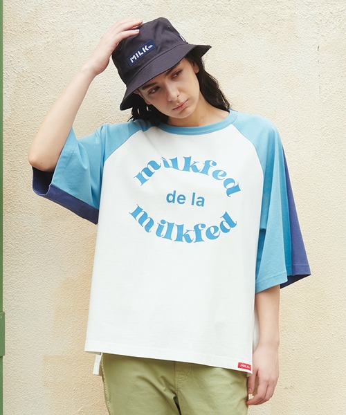 MILKFED.(ミルクフェド)の「BICOLOR RAGLAN TOP(Tシャツ/カットソー・レディース・ライトブルー/ブラック/ネイビー・ONE SIZE)」の3枚目の写真