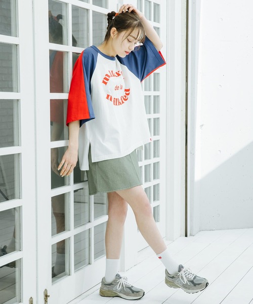 MILKFED.(ミルクフェド)の「BICOLOR RAGLAN TOP(Tシャツ/カットソー・レディース・ライトブルー/ブラック/ネイビー・ONE SIZE)」の10枚目の写真