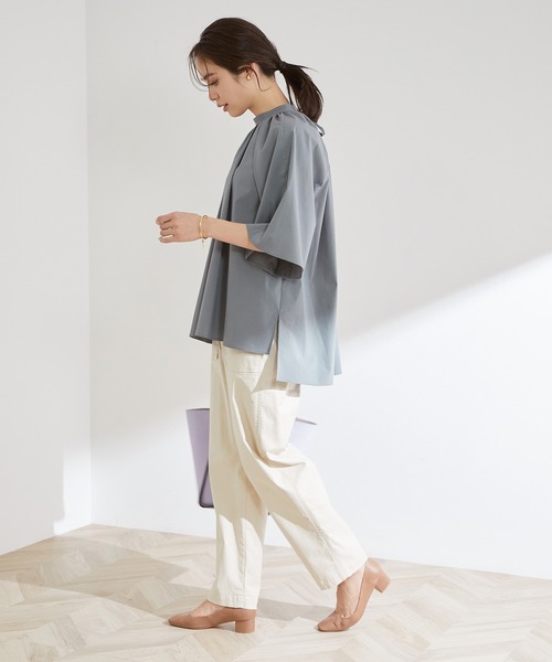 ROPE'（ロペ）の「【洗える】スタンドカラーギャザーブラウス（シャツ/ブラウス・レディース・ホワイト/グレー/キャメル・38）」の18枚目の写真